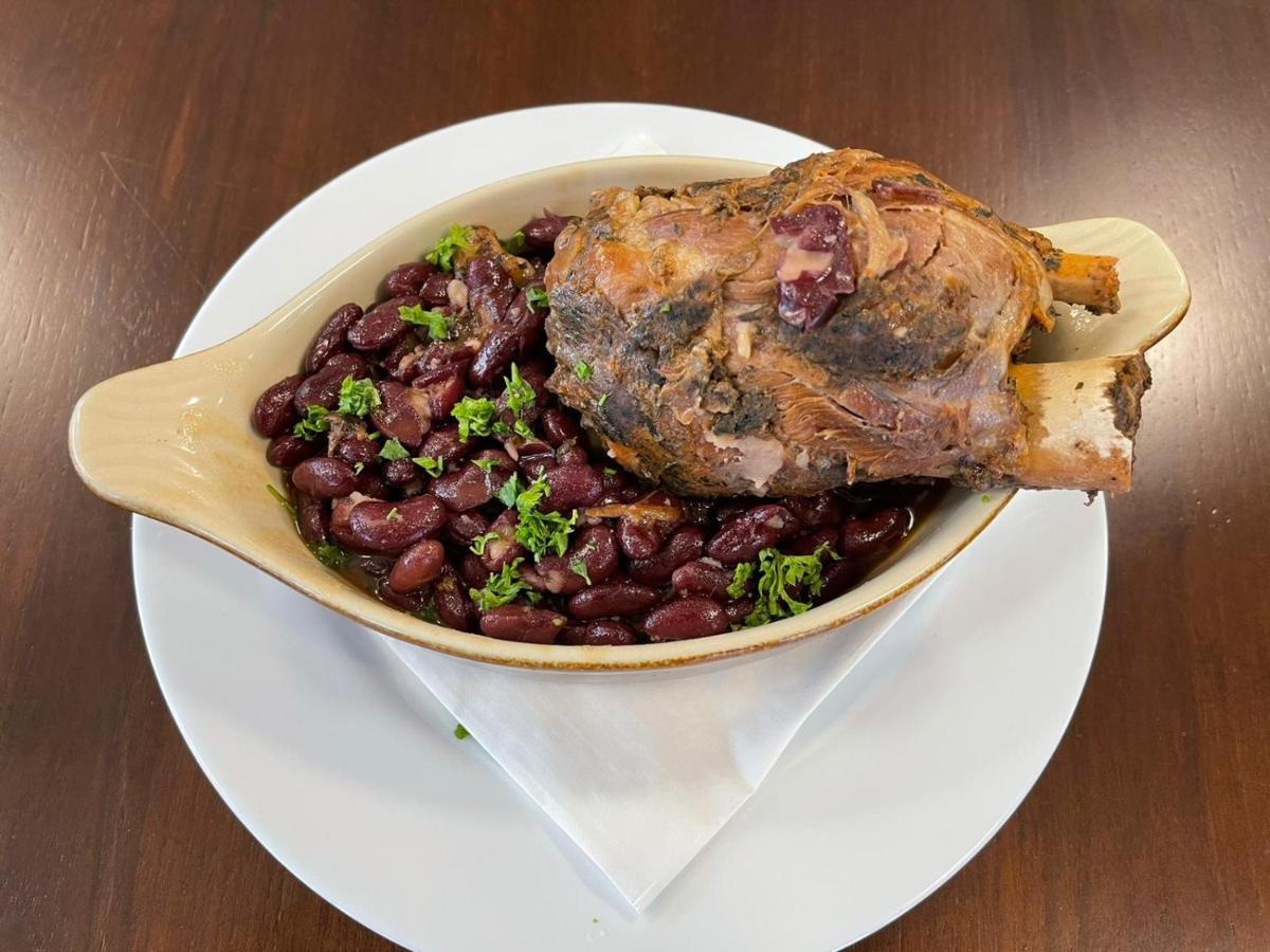Pensiunea Alex & Restaurant 3* Ieşelniţa