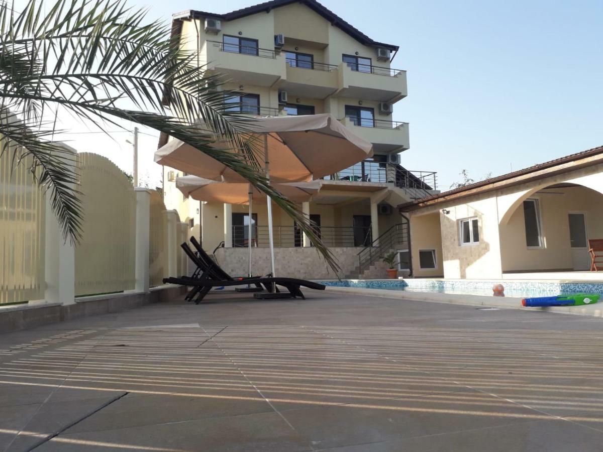 Pensiunea Alex & Restaurant 3* Ieşelniţa